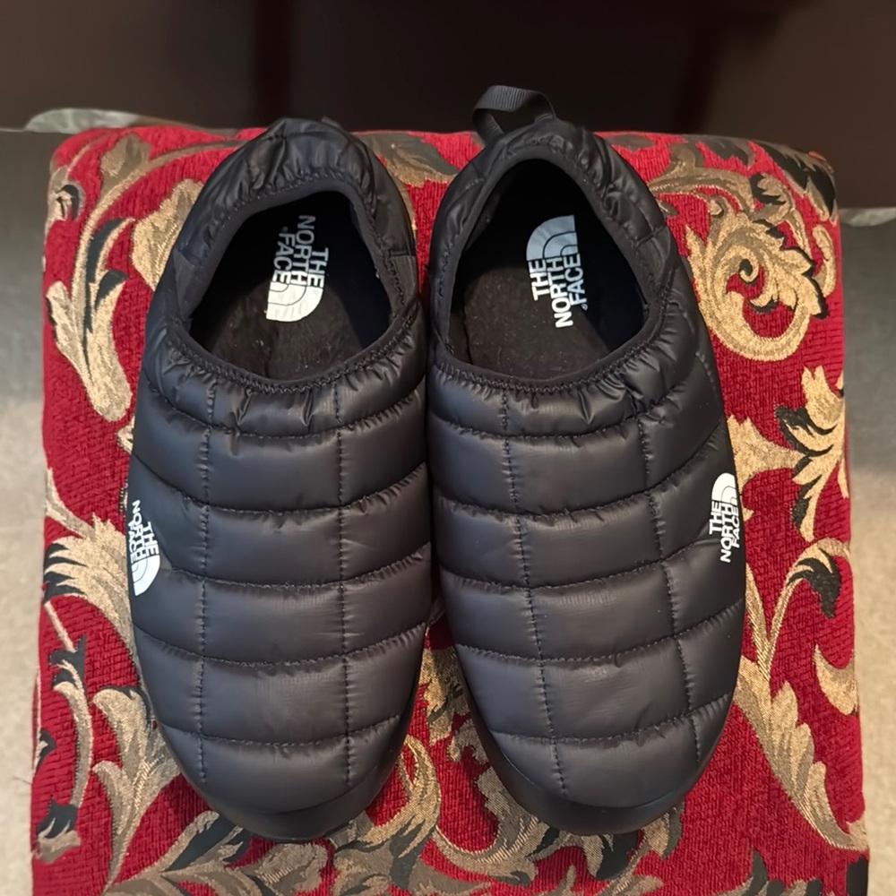 New The North Face Men's Black Slip-On Shoes slippers  no box